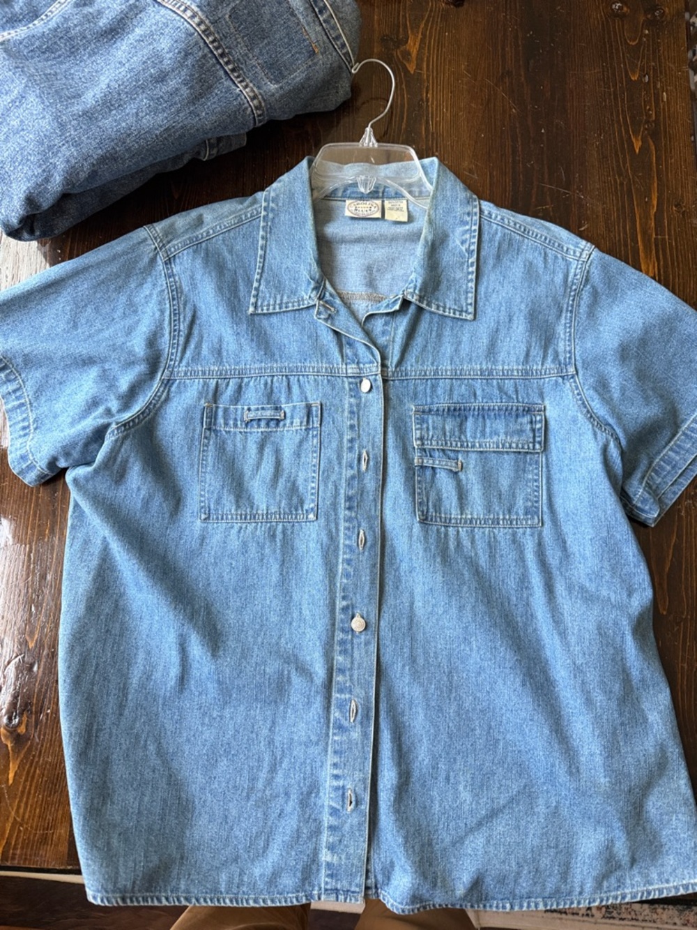 Women’s Vintage Light Blue Denim Short-Sleeve Shirt - Casual Workwear